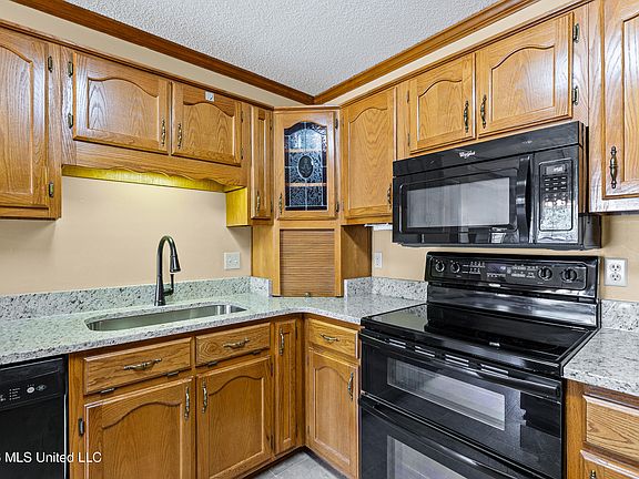 3rd image of 5944 Southbend Ln