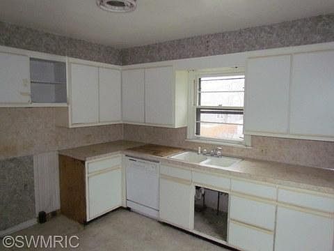 4th image of 1457 Derbyshire St SE