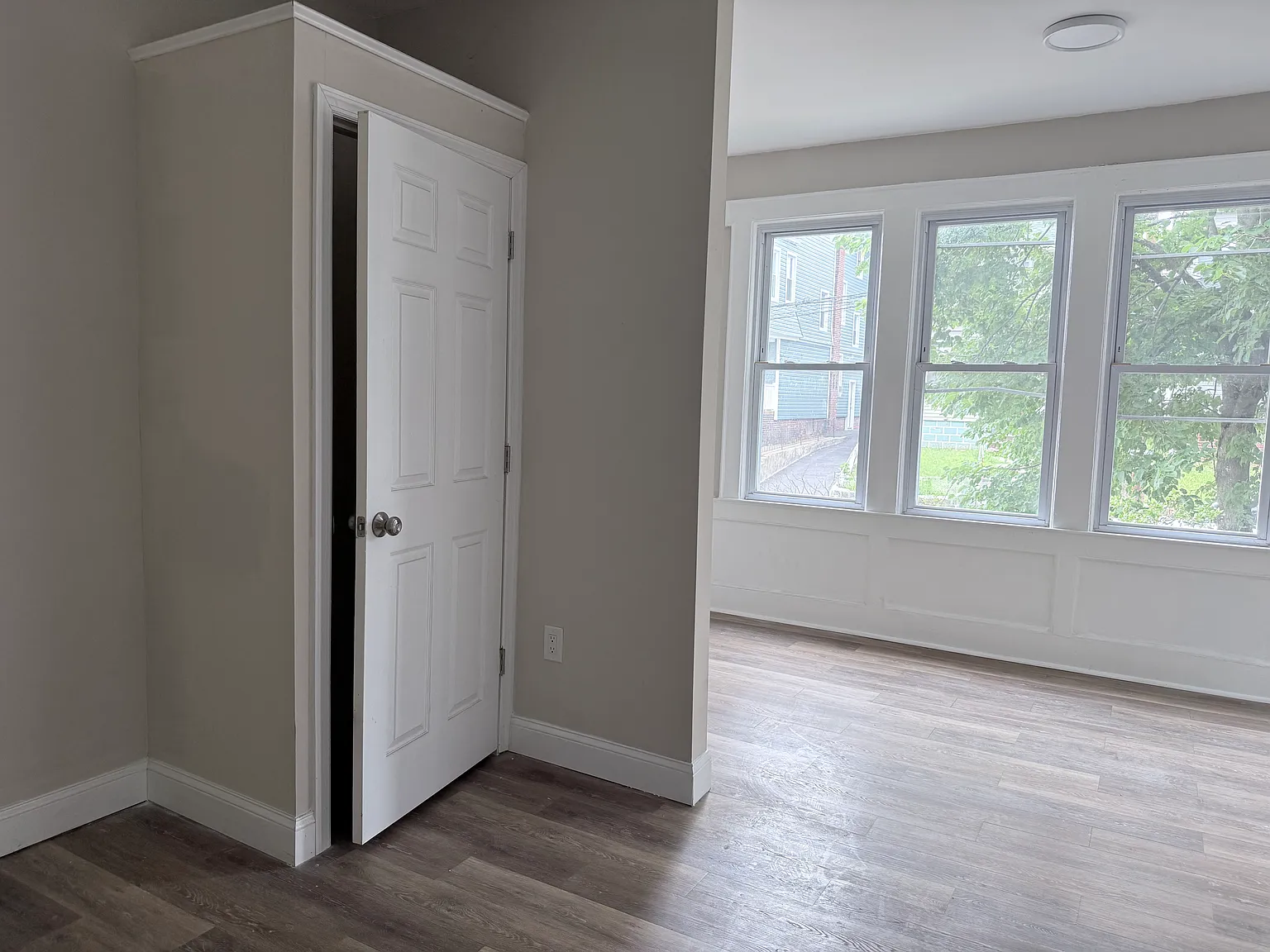 3 bed 1 bath apartment in Newark — Photo 2