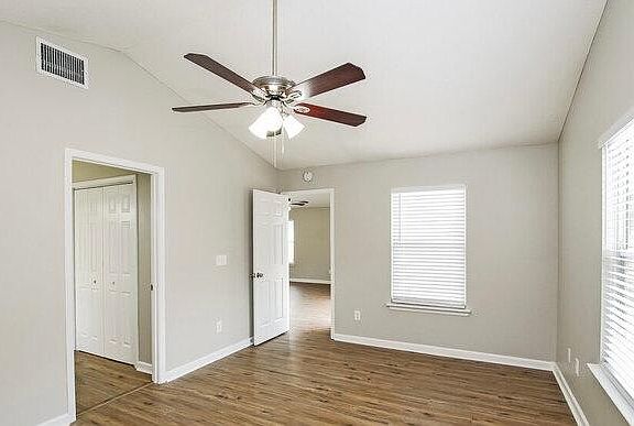 5th image of 28712 Sutton Estates Cir N