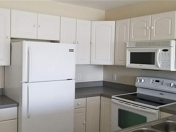 2nd image of 512 SE 6th St #1-4