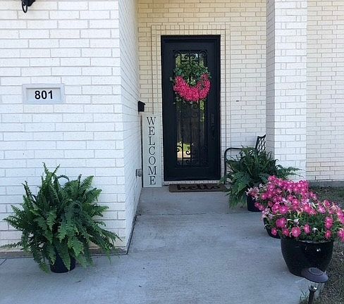4th image of 801 Ridgecrest St