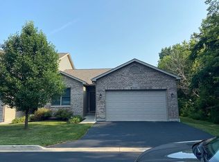1356 Ridge Dr, Sycamore, IL 60178