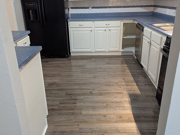 5th image of 2100 S Bluebonnet Ave