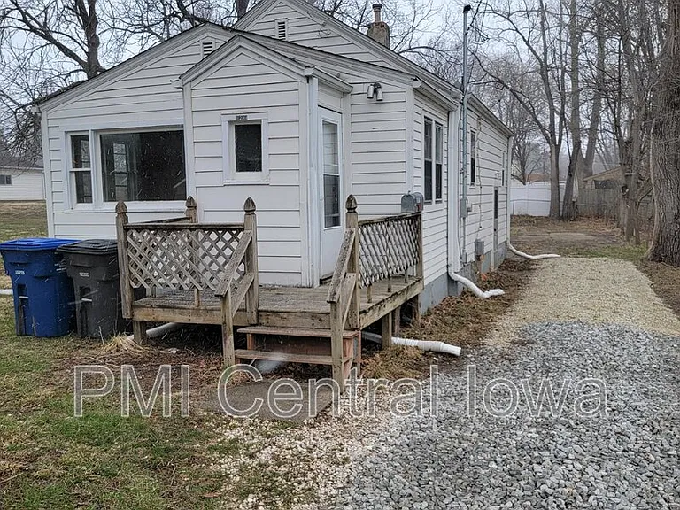 1211 Lewis Ave — Photo 1