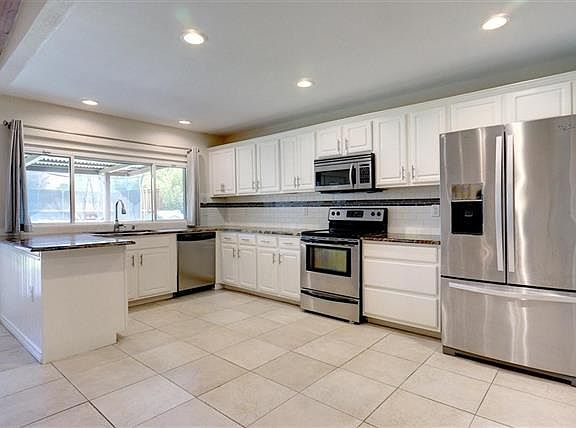 3rd image of 580 Havencrest Ln