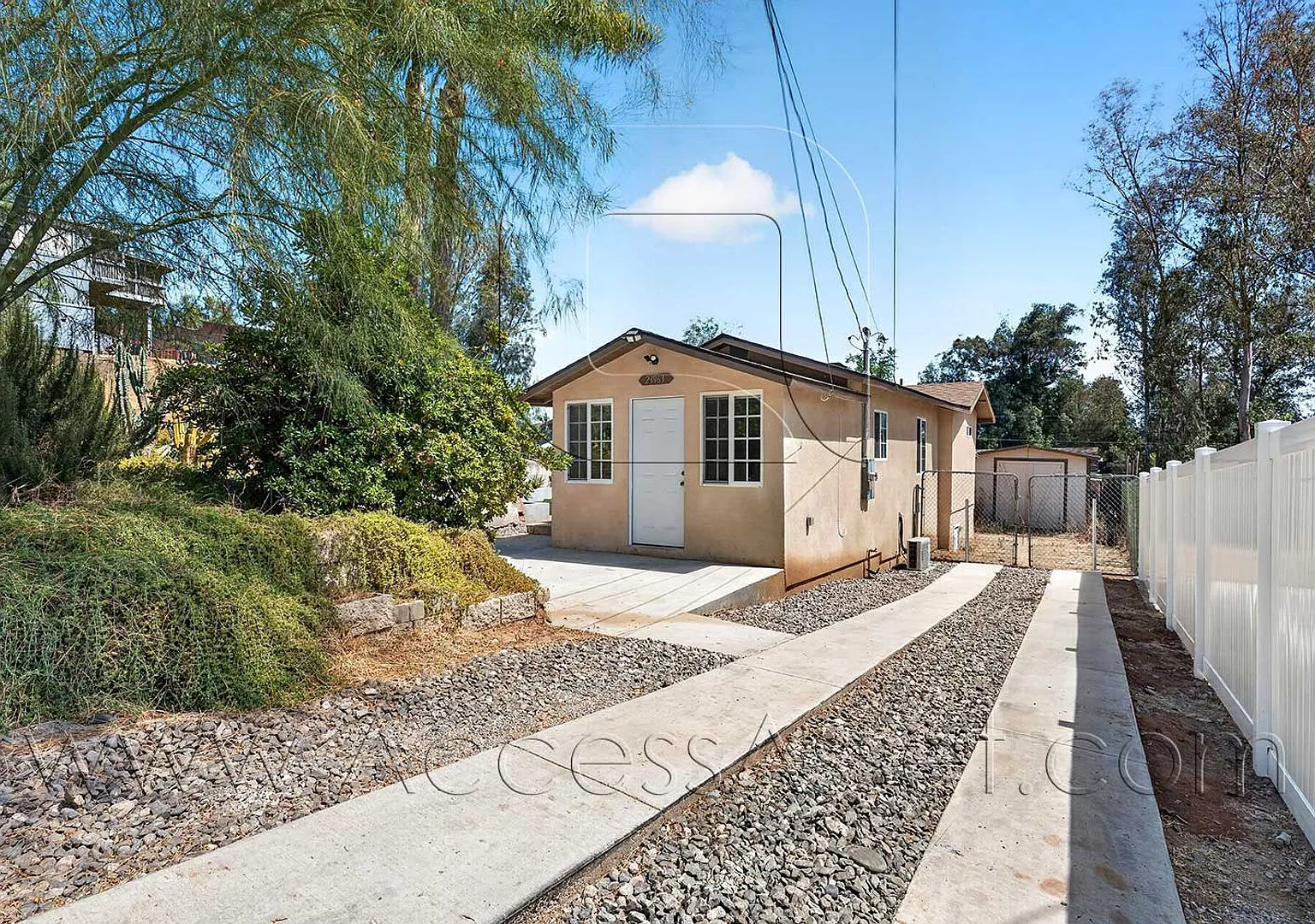 Comfortable 2 Bedroom Home with Open Living Space in Menifee — Photo 1