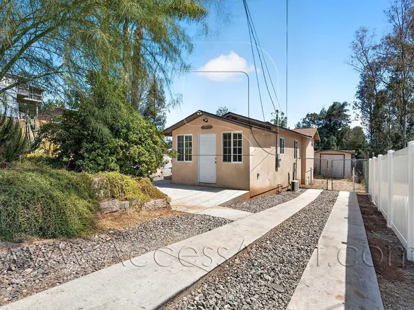 23963 Lodge Dr, Canyon Lake, CA 92587