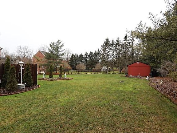 5th image of 6996 Berkshire Dr