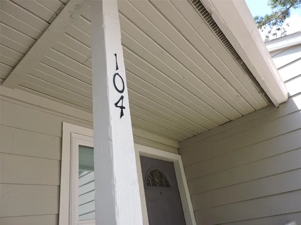 17401 Red Oak Dr APT 104, Houston, TX 77090