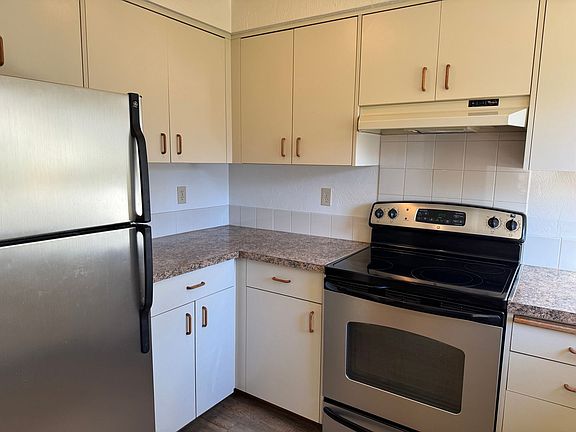 5th image of 1609 Adkins St #1