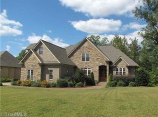 1215 Dunleigh Dr, Burlington, NC 27215