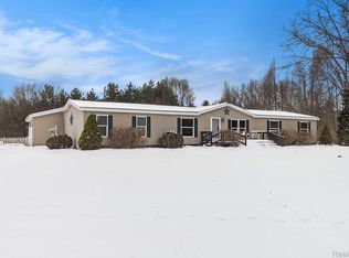 2400 Rossman Rd, Caro, MI 48723