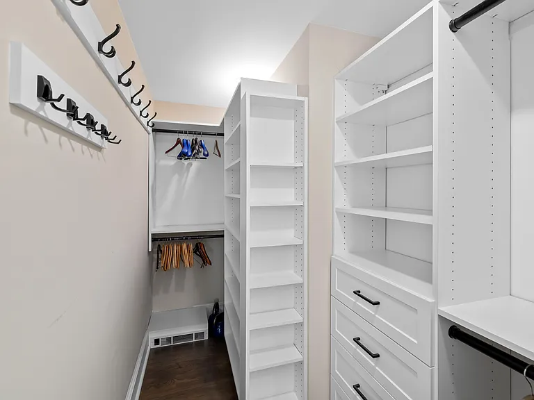 2329 Porter St NW — Photo 34