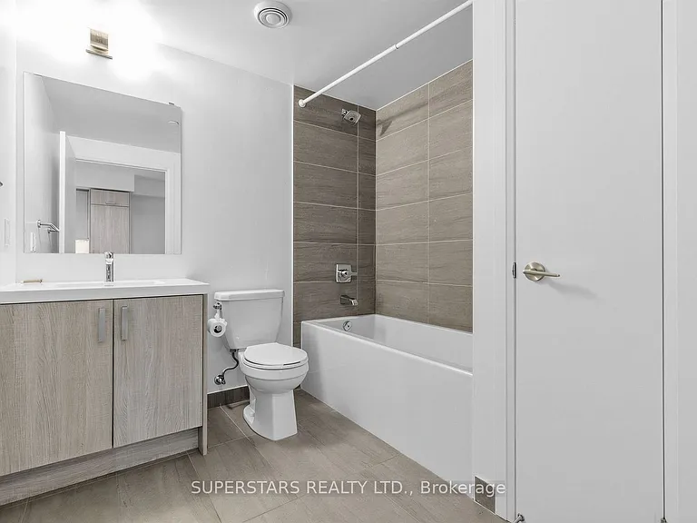 77 Mutual St #611 — Photo 15