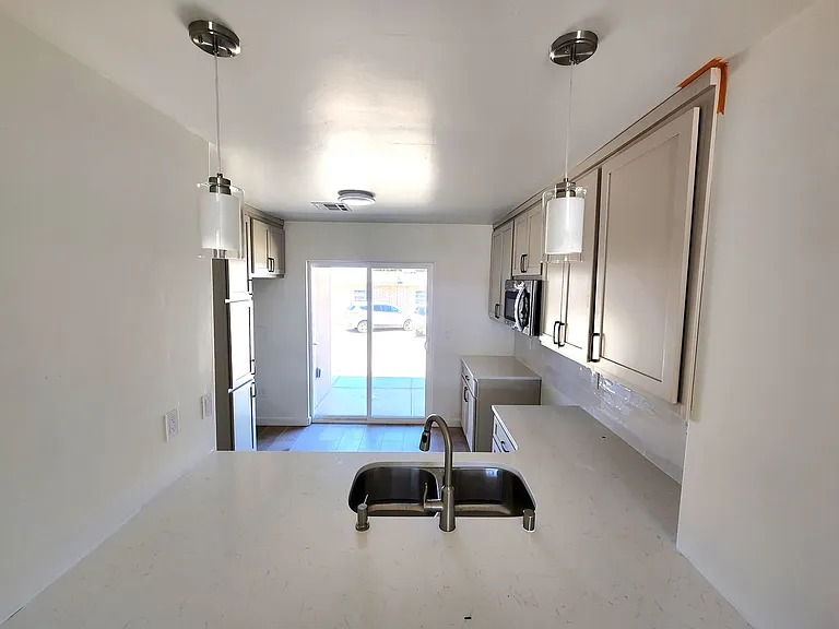 1301 Jefferson Ave — Photo 6