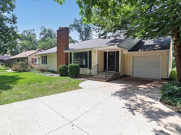 2nd image of 227 Devonshire Dr