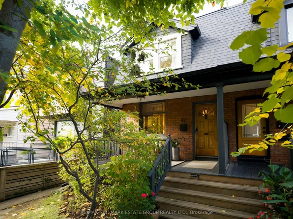42 Fern Ave, Toronto, ON M6R 1K1