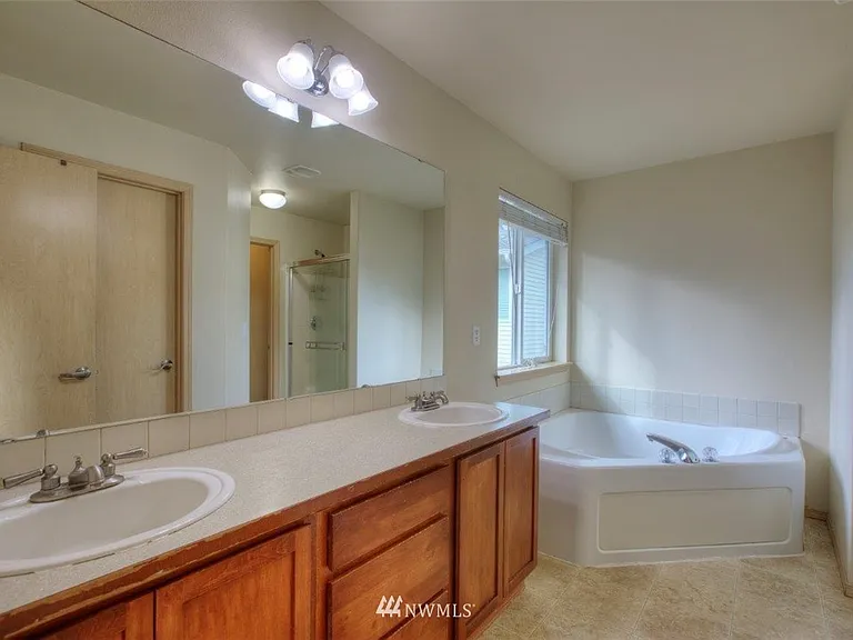 8706 153rd St E — Photo 7