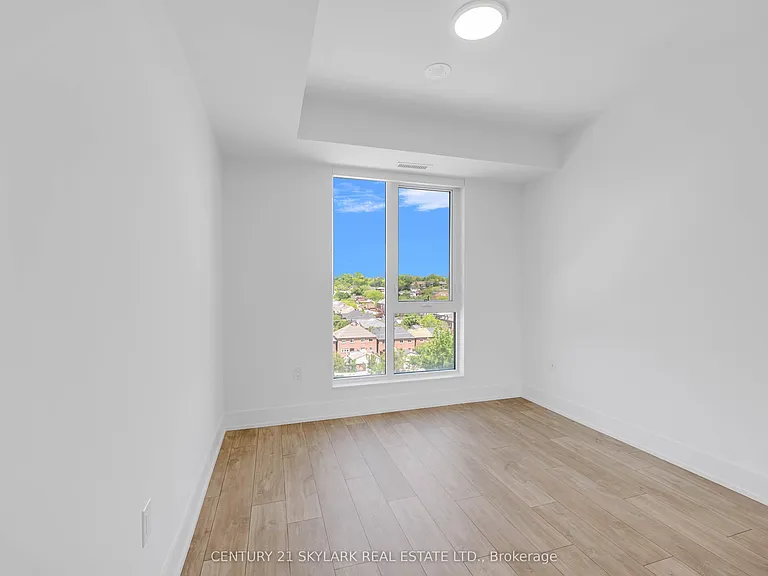 858 Dupont St #713 — Photo 11