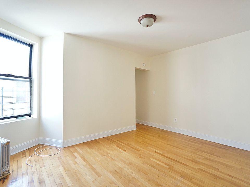 1st image of 2224 Amsterdam Ave #6/1