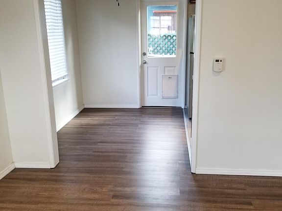 4th image of 5127 Overland Ave