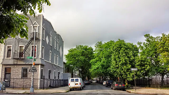 Rented by 585 Evergreen Avenue, LLC | media 21