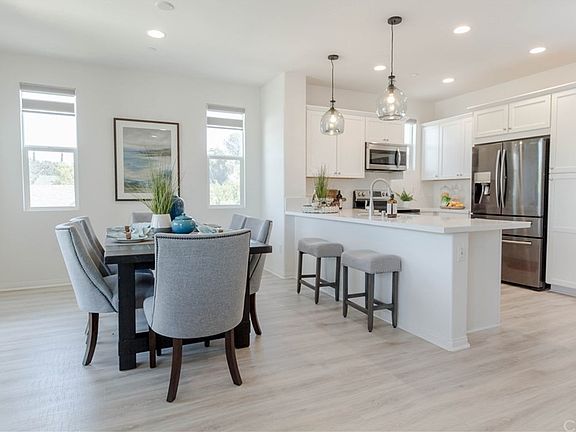 5th image of 2408 S Fremont Ave Unit 2
