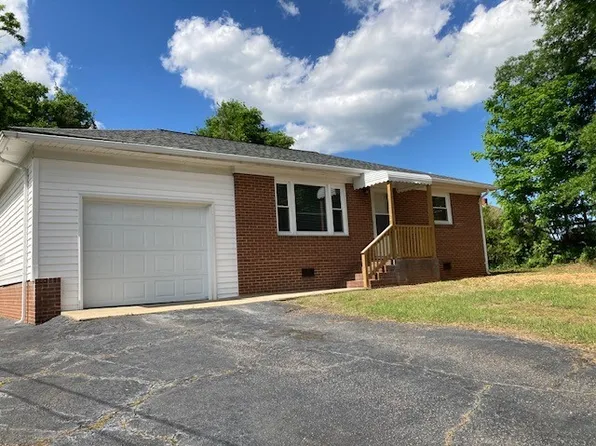1423 Carolina Ave, Eden, NC 27288