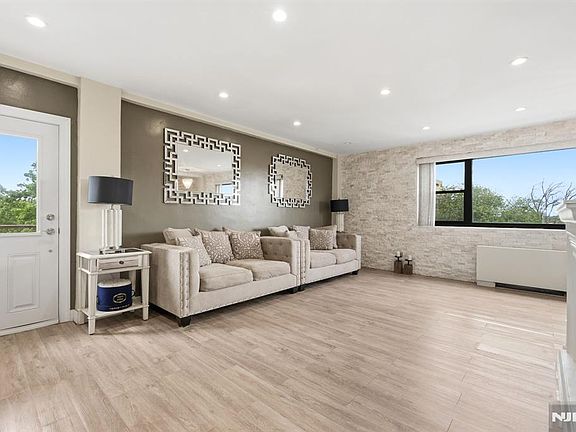4th image of 25 Grand Ave APT 6E