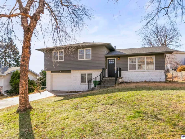 2101 Victoria Ave, Bellevue, NE 68005