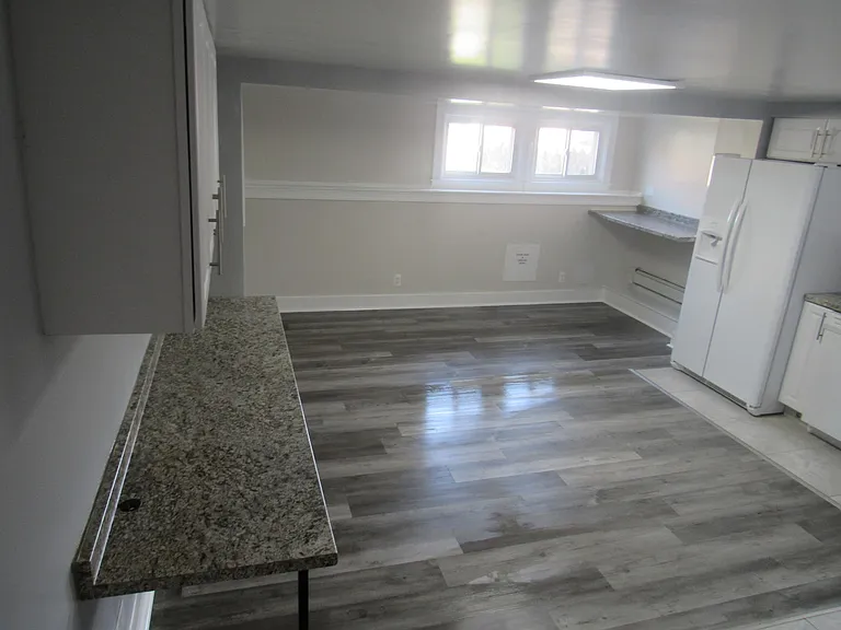 442 Folcroft St #A — Photo 8