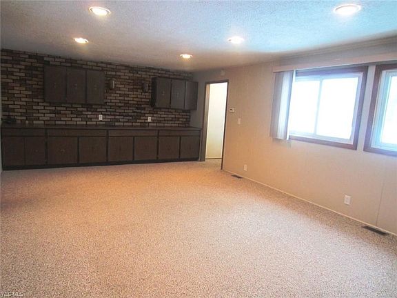 3rd image of 11121 Magdala Dr