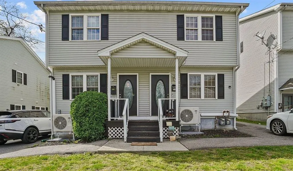 2 bed, 1.5 bath, 1065 sqft, $1,250 — Photo 1