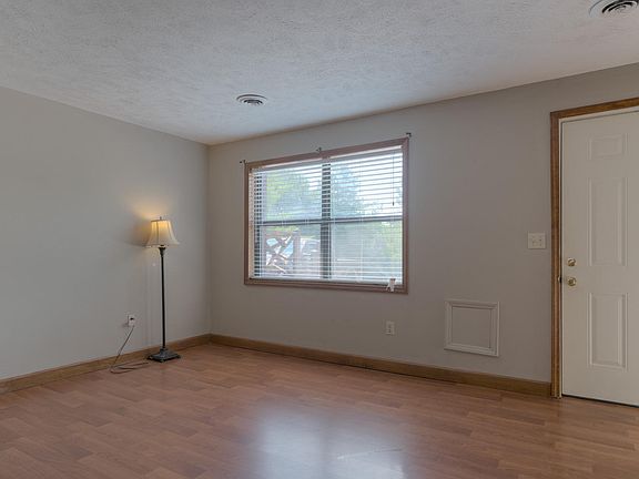 4th image of 2580 Townhouse St