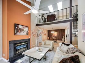 10021 Vanderbilt Cir
