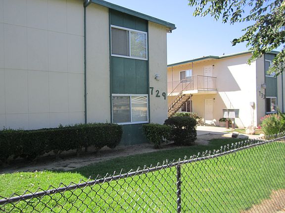 Exterior 729 N E St