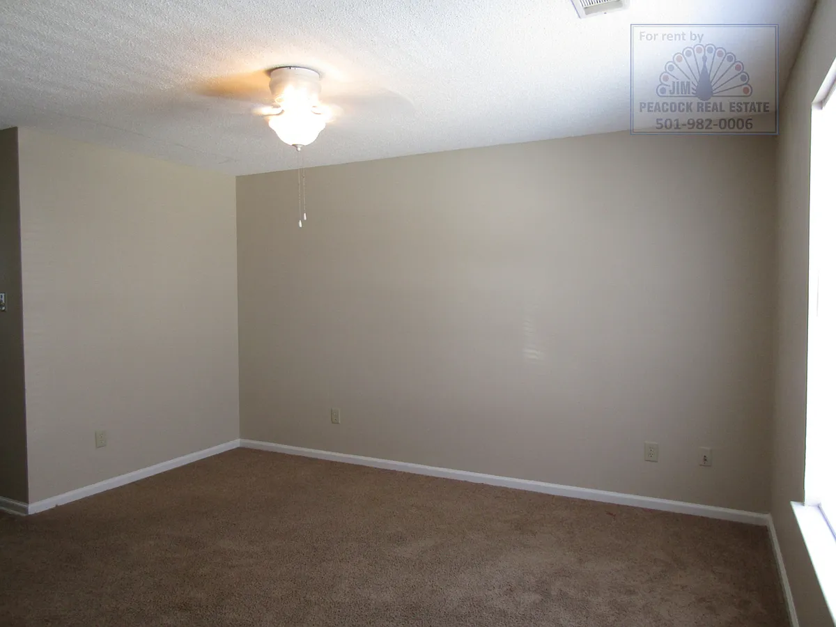 Building Photo - 807 W Elm St