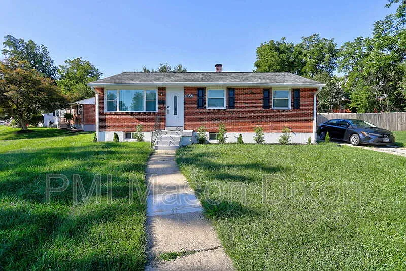 8523 Fieldway Dr