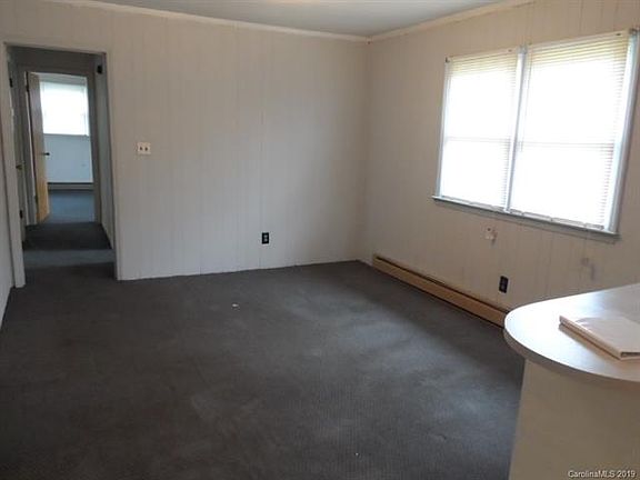 3rd image of 1282 Oak Hill Dr