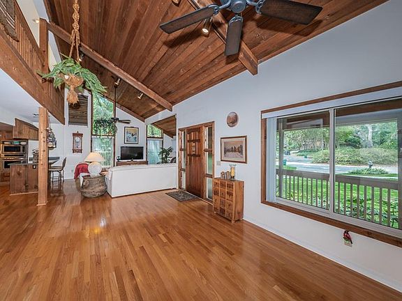 4th image of 22 Fernbrooke Dr