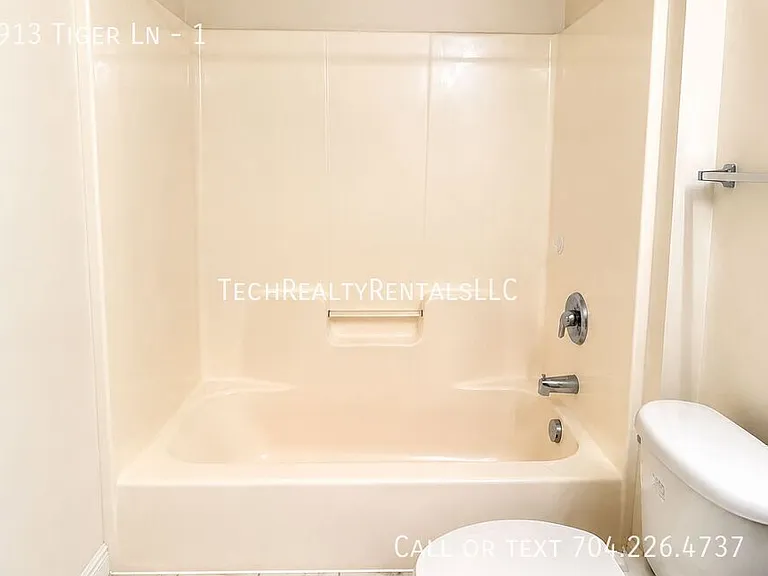 913 Tiger Ln #1 — Photo 18
