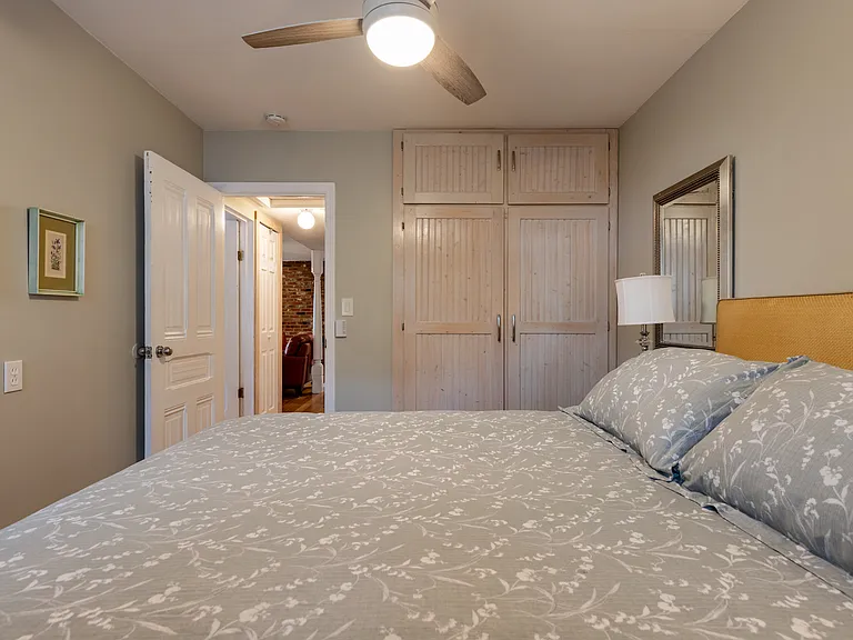 805 Regal Rd — Photo 20