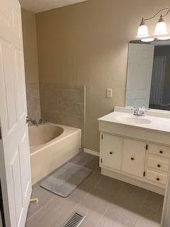 1104 3rd Ave SW — Photo 3