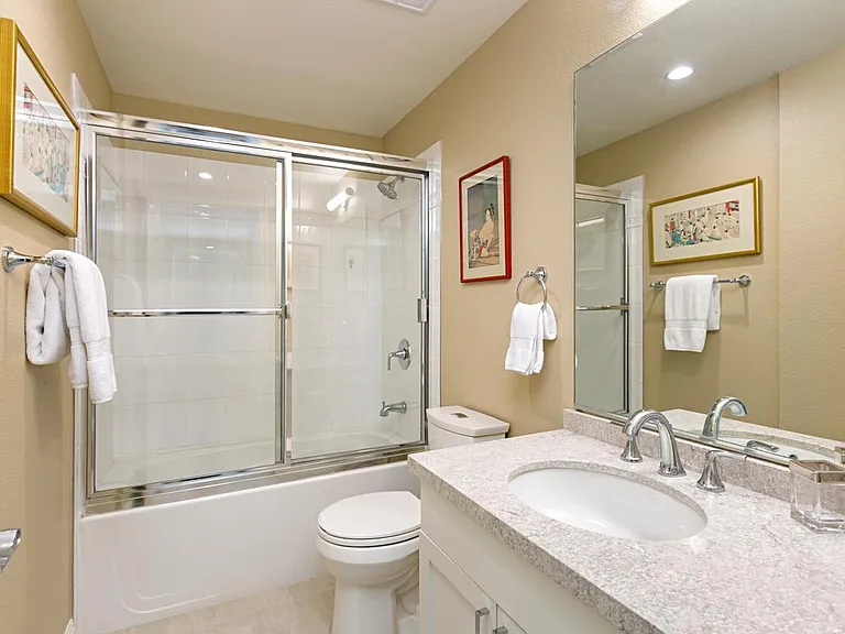 1240 India St #402 — Photo 10
