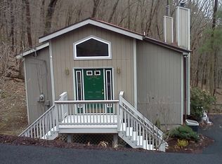 1538 Mansfield Ct, Bushkill, PA 18324