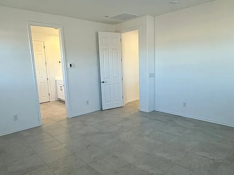 13412 W Eagle Feather Rd — Photo 5