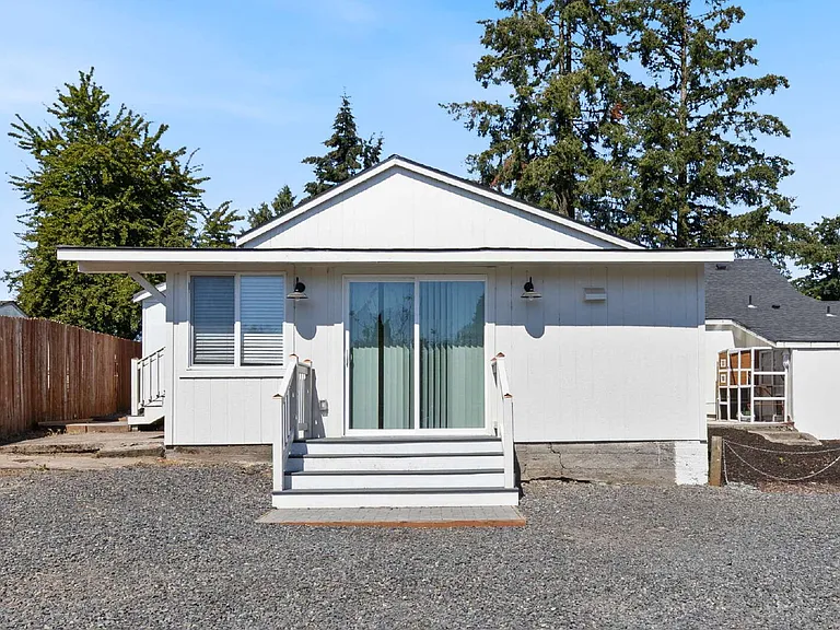 20485 Oregon #99W — Photo 1