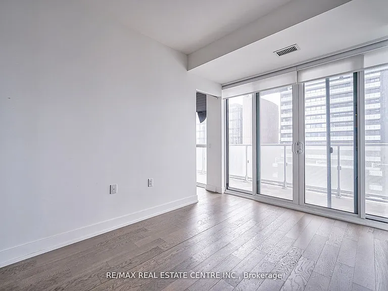 7 Grenville St #2605 — Photo 17