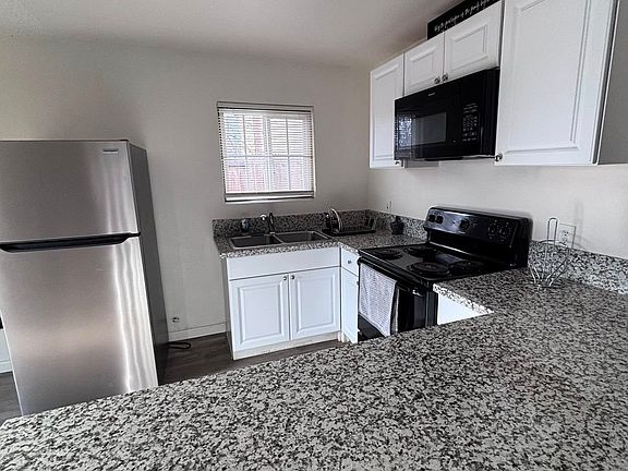 2nd image of 1419 Jefferson St #2